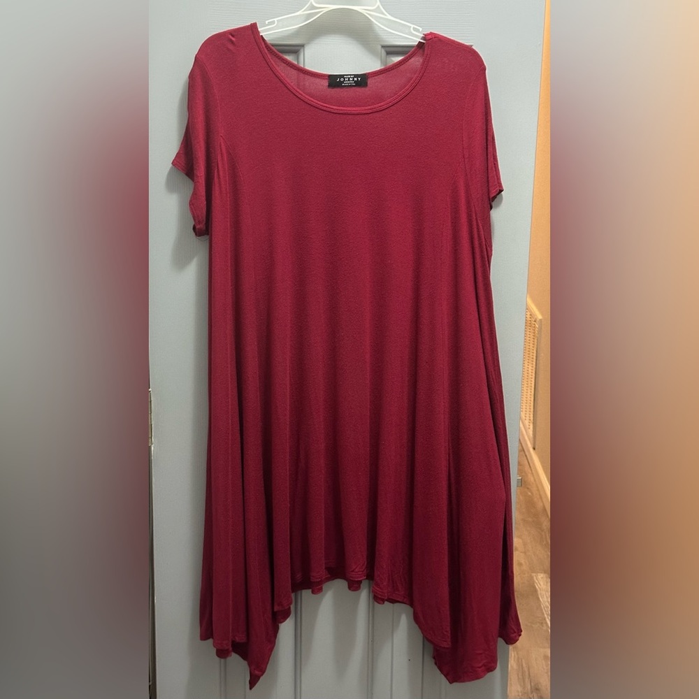 Made by Johnny Womens Top Size Medium Red Short Sleeve Tunic Shirt Shark Bite